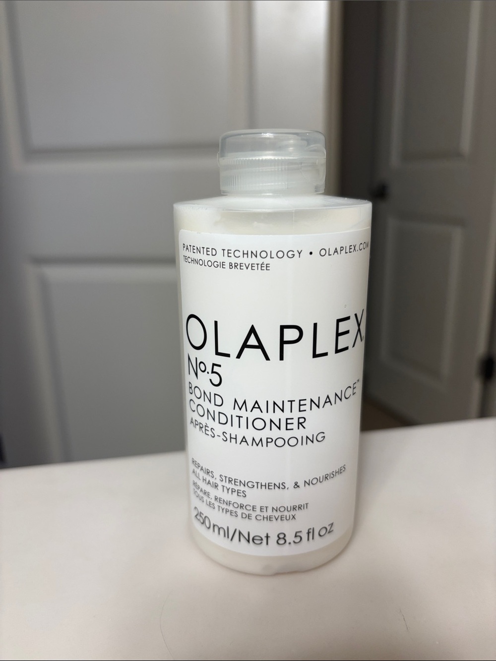 OLAPLEX No.5 Bond Maintenance Conditioner - White
